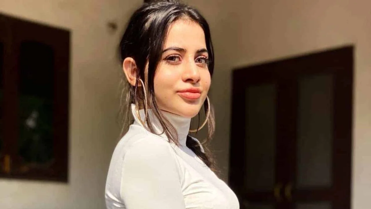Urfi Javed Height: The Real Truth Behind Her Stature, Style, and Stardom